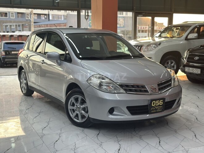 Nissan Tiida-10