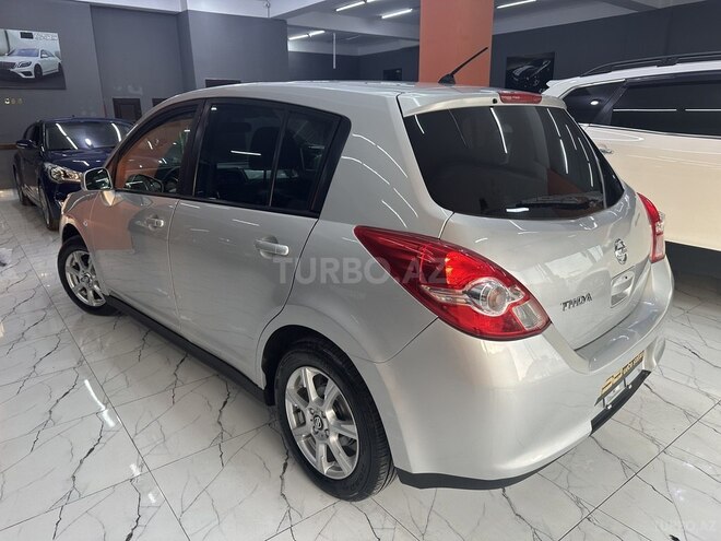 Nissan Tiida-7