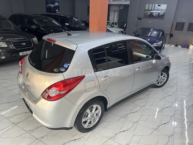 Nissan Tiida-4