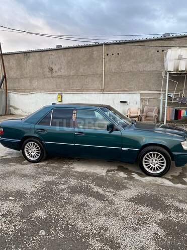Mercedes E 280-3