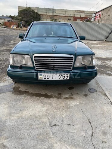 Mercedes E 280-1