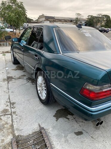Mercedes E 280-7