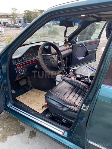 Mercedes E 280-15