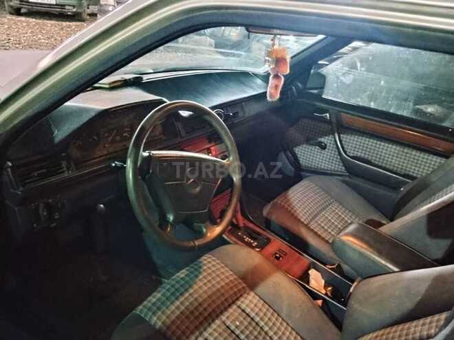 Mercedes 220 E-4