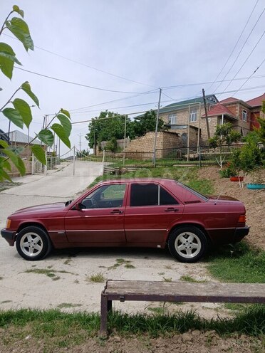Mercedes 190-2