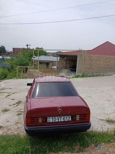 Mercedes 190-4