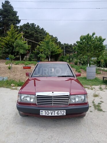 Mercedes 190-1