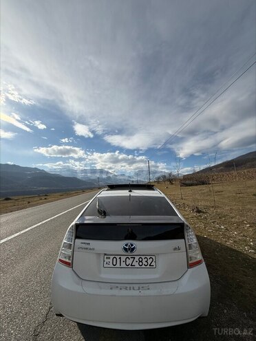 Toyota Prius-2