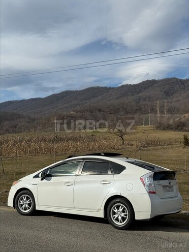 Toyota Prius-3