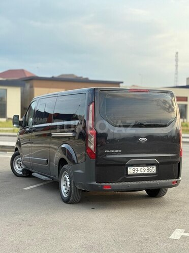 Ford Tourneo Custom-2
