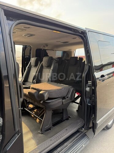 Ford Tourneo Custom-7