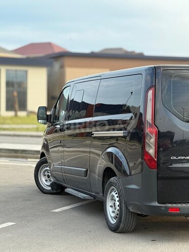 Ford Tourneo Custom-9