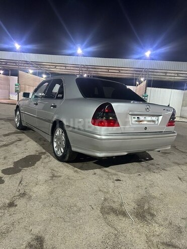 Mercedes C 220-13