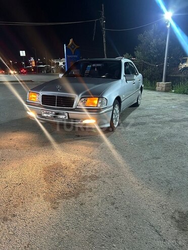 Mercedes C 220-1