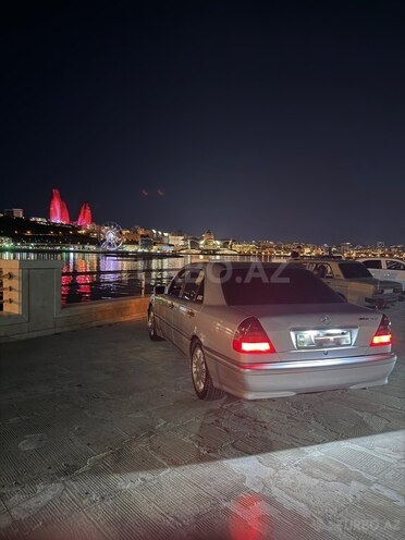 Mercedes C 220-2