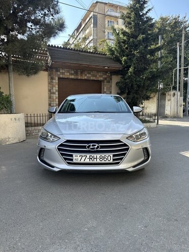 Hyundai Elantra-1