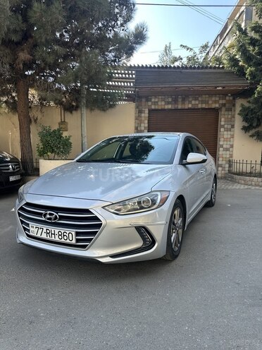 Hyundai Elantra-2
