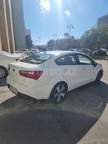 Kia Rio-4