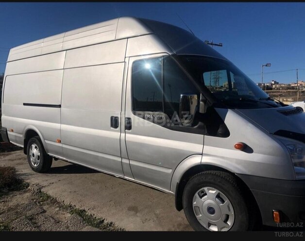 Ford Transit-6