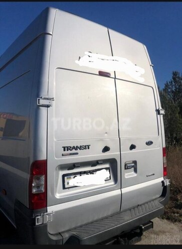 Ford Transit-5