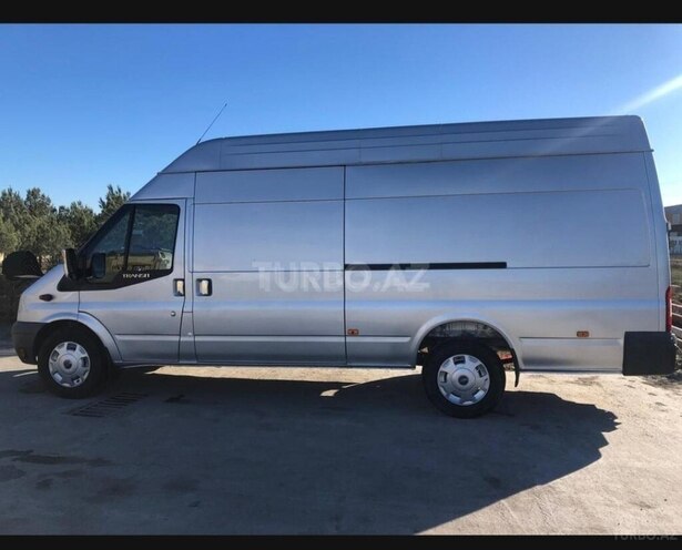 Ford Transit-4
