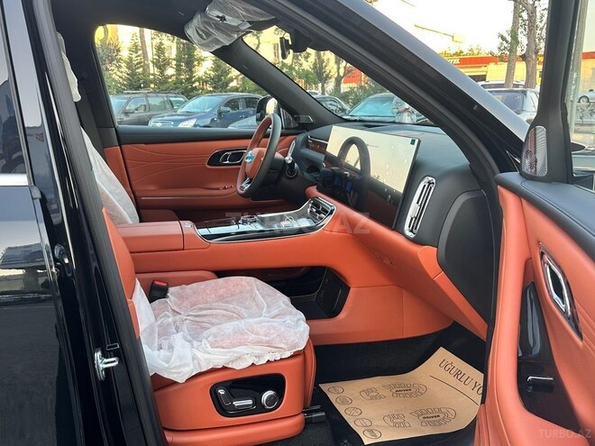 Geely Galaxy M9-8