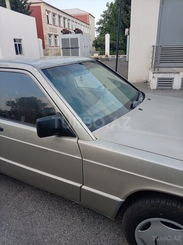 Mercedes 190-4