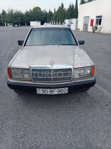 Mercedes 190-1
