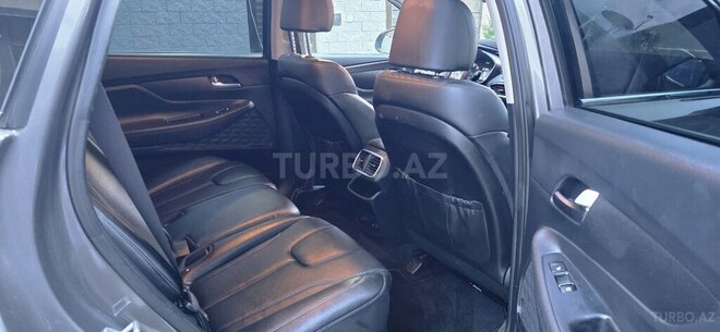Hyundai Santa Fe-12