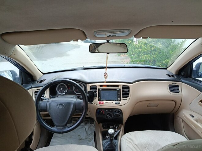 Kia Rio-5