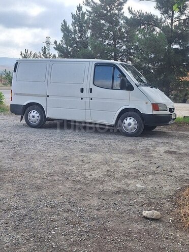 Ford Transit-2