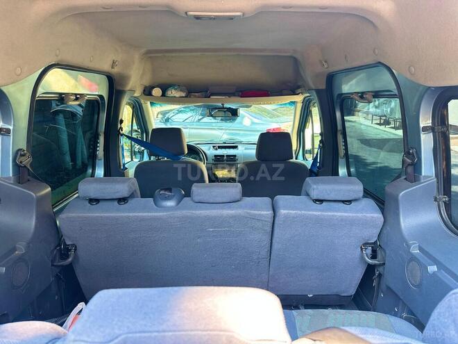 Ford Tourneo Connect-10