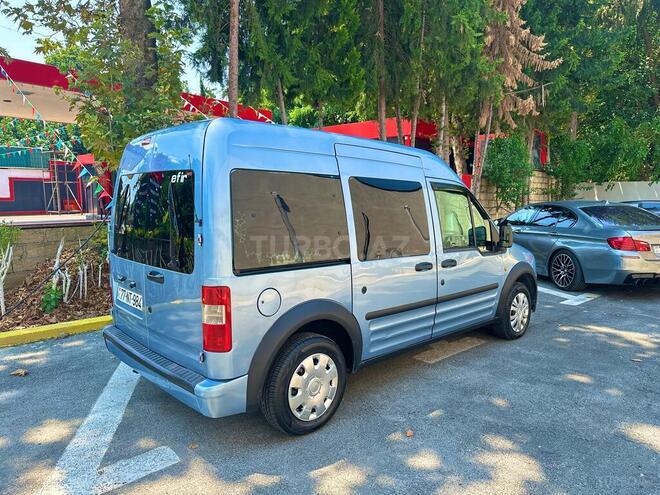 Ford Tourneo Connect-12