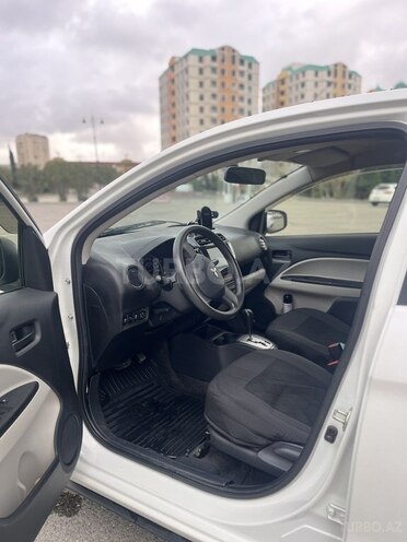 Mitsubishi Mirage-7