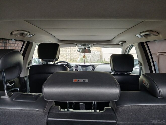 Hyundai Santa Fe-11