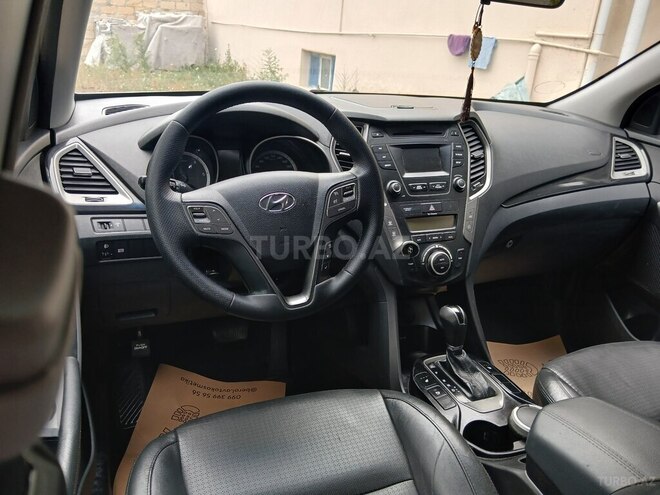 Hyundai Santa Fe-12