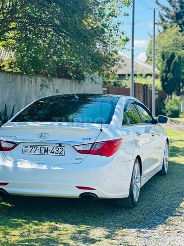 Hyundai Sonata-5