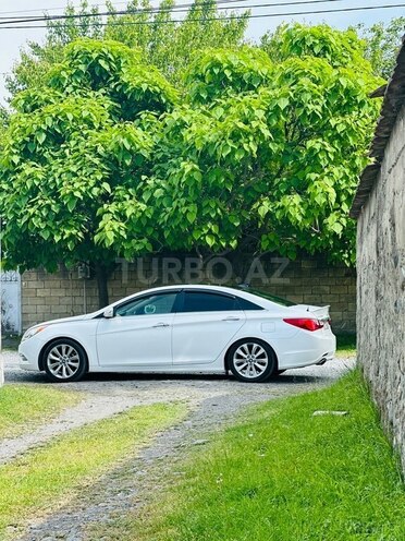 Hyundai Sonata-8