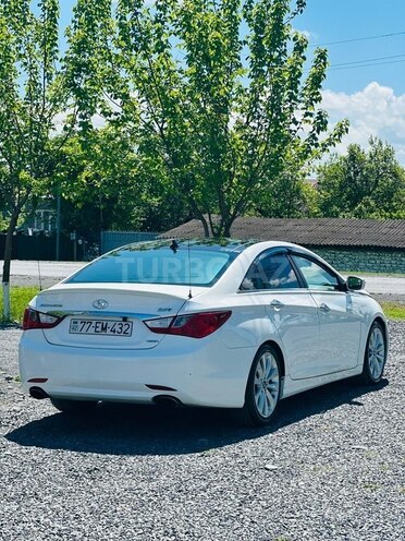 Hyundai Sonata-4