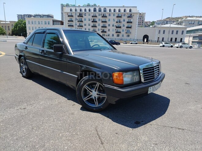Mercedes 190-1