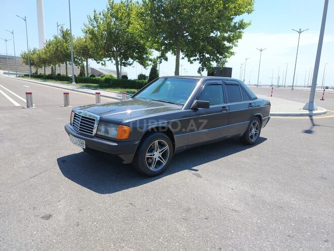 Mercedes 190-4