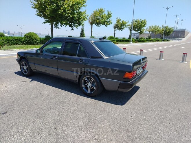Mercedes 190-9