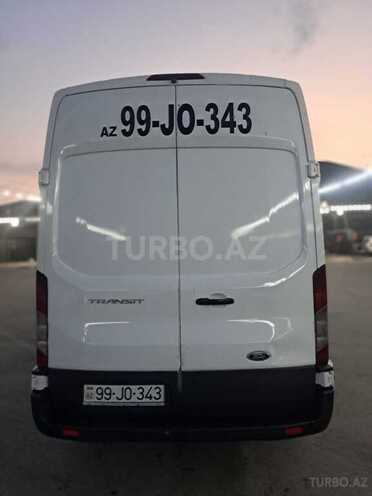 Ford Transit-4