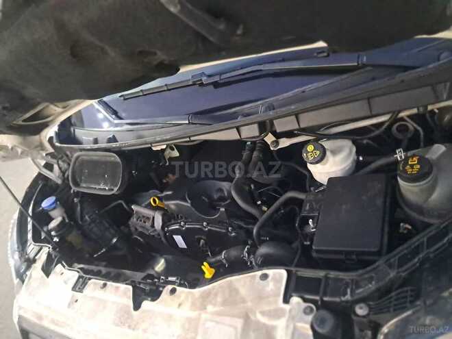 Ford Transit-13