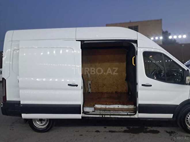 Ford Transit-6