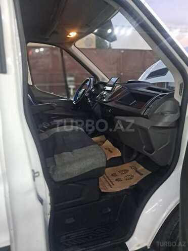 Ford Transit-11