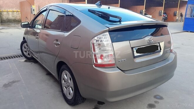 Toyota Prius-5