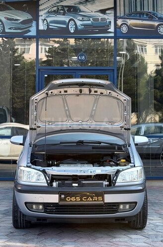 Opel Zafira-2