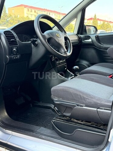 Opel Zafira-6