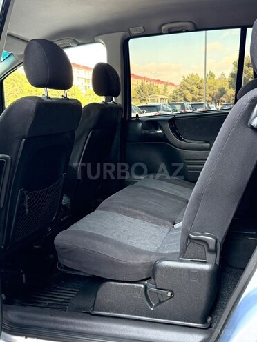Opel Zafira-8
